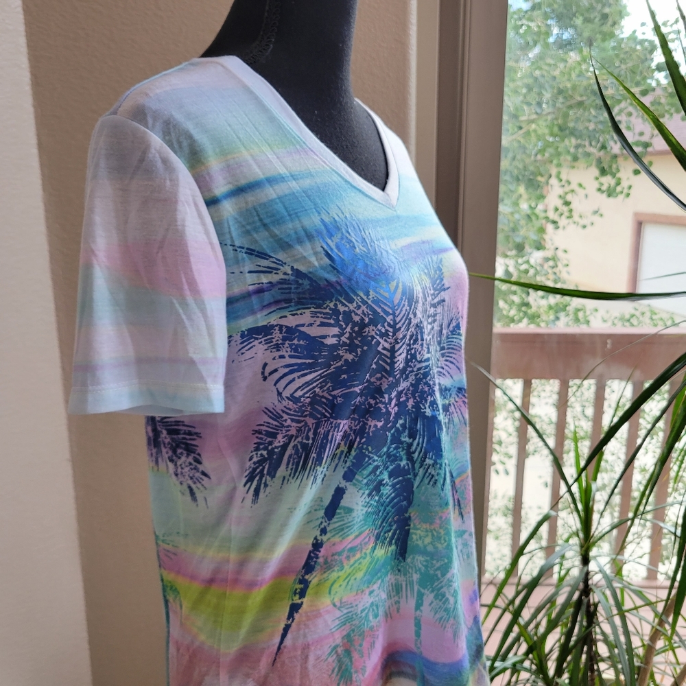 ❣️WHITE STAG Hawiann Beach Palm Tree Ombre Oil Paint V-Neck Short Sleeve T… - Picture 3 of 6